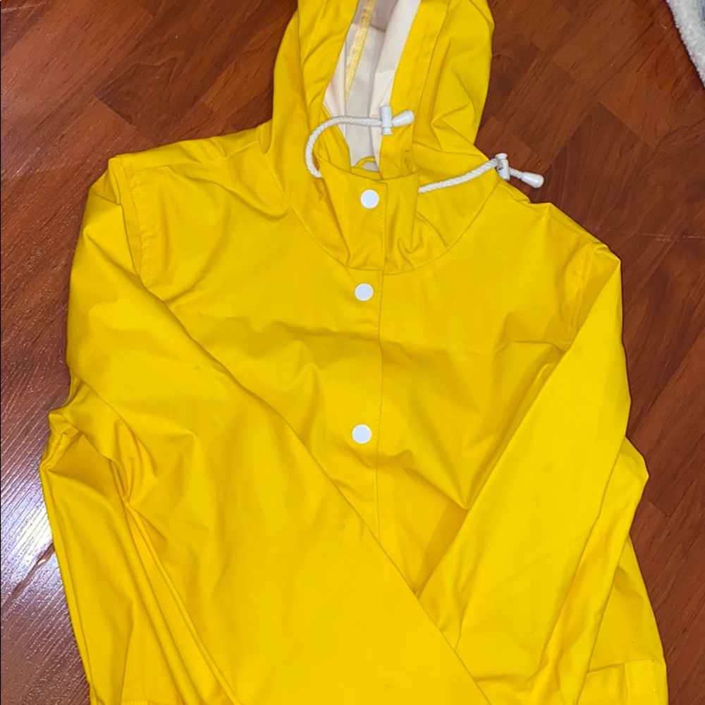 Yellow Raincoat Boohoo US 6